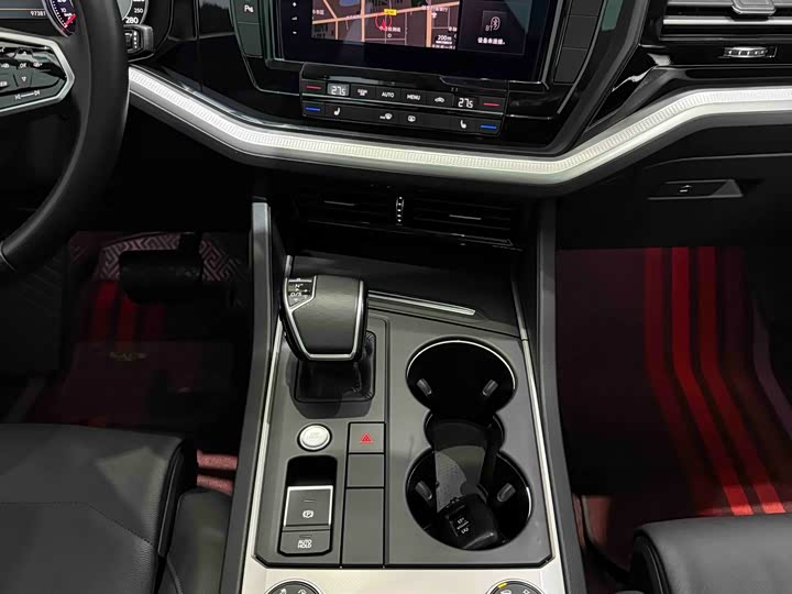 Фото 14 - Volkswagen Touareg