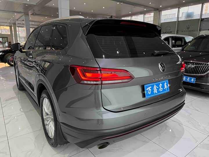 Фото 15 - Volkswagen Touareg