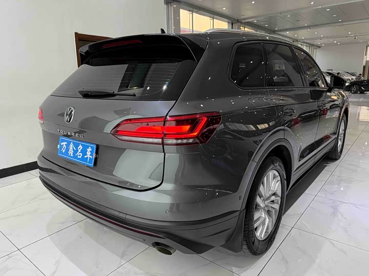 Фото 17 - Volkswagen Touareg