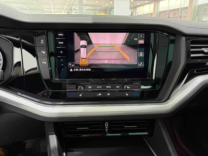 Фото 18 - Volkswagen Touareg