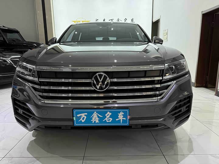 Фото 2 - Volkswagen Touareg