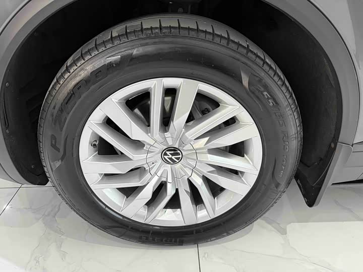 Фото 21 - Volkswagen Touareg