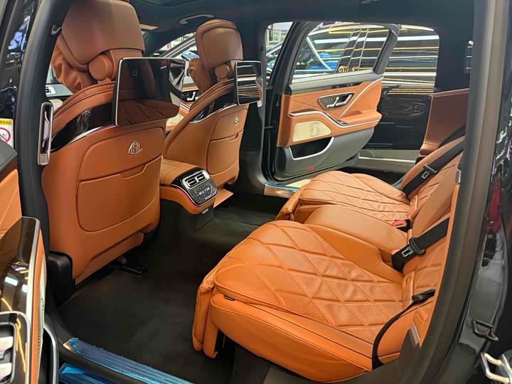 Фото 10 - Mercedes-Benz Maybach S-Class