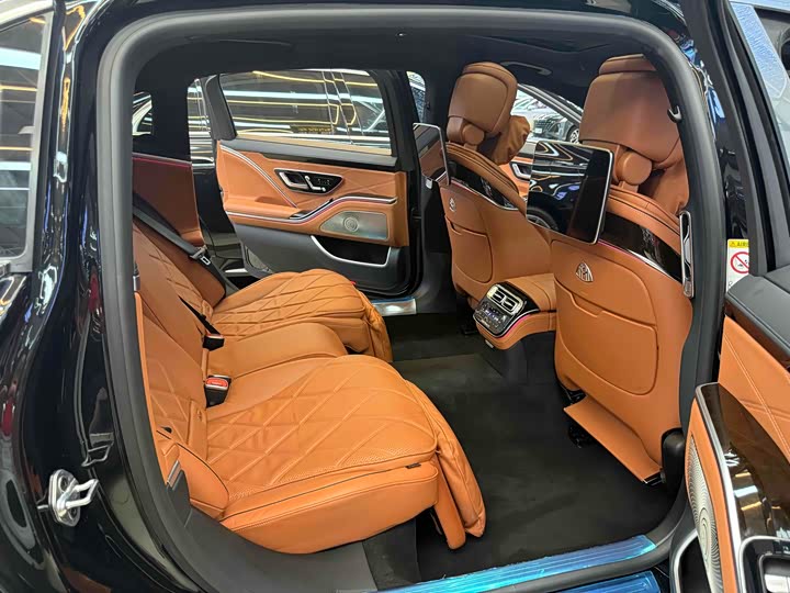 Фото 15 - Mercedes-Benz Maybach S-Class