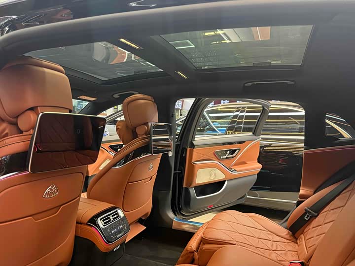 Фото 9 - Mercedes-Benz Maybach S-Class