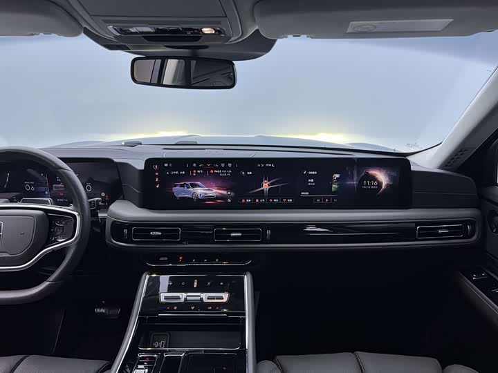 Фото 12 - Lincoln Aviator