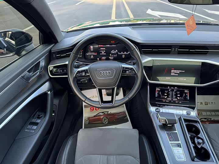 Фото 13 - Audi A6L