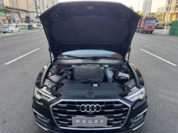 Фото 15 - Audi A6L