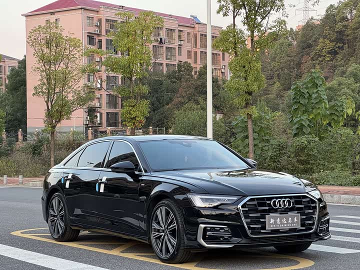 Фото 16 - Audi A6L