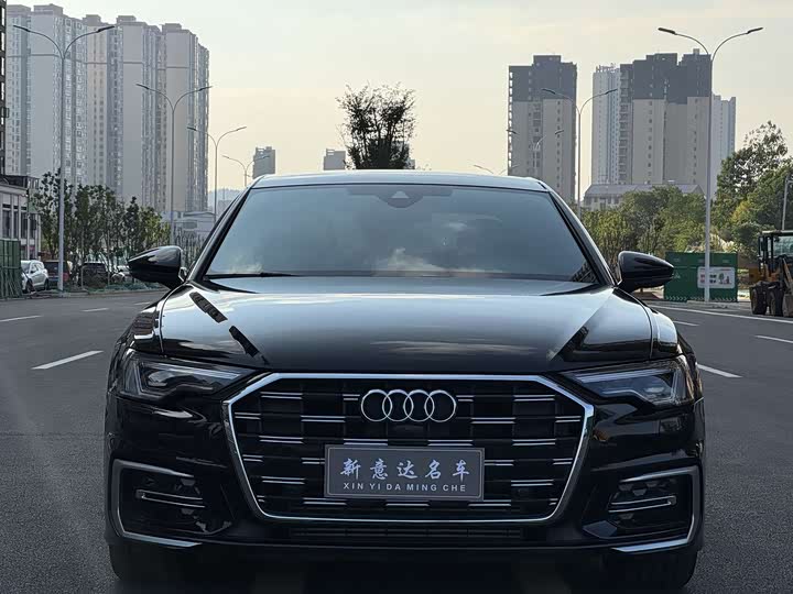 Фото 2 - Audi A6L