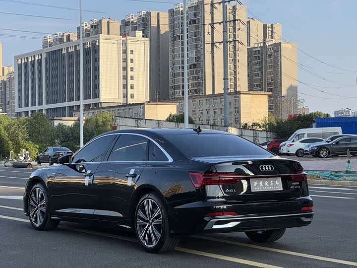 Фото 4 - Audi A6L