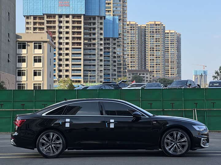 Фото 7 - Audi A6L