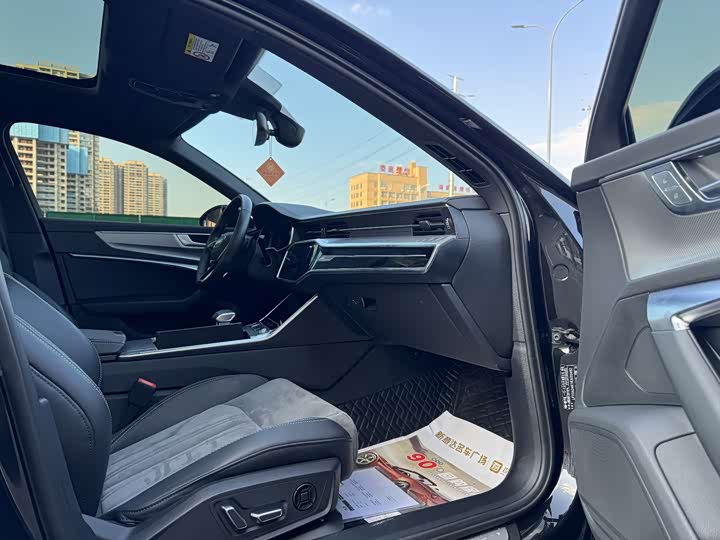 Фото 8 - Audi A6L