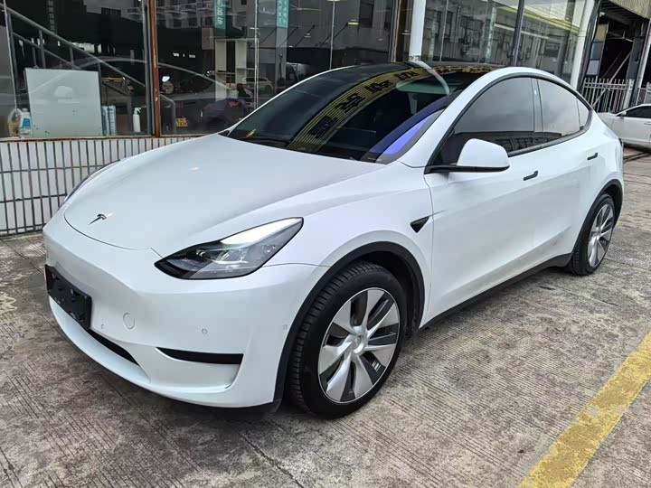 Фото 1 - Tesla Model Y