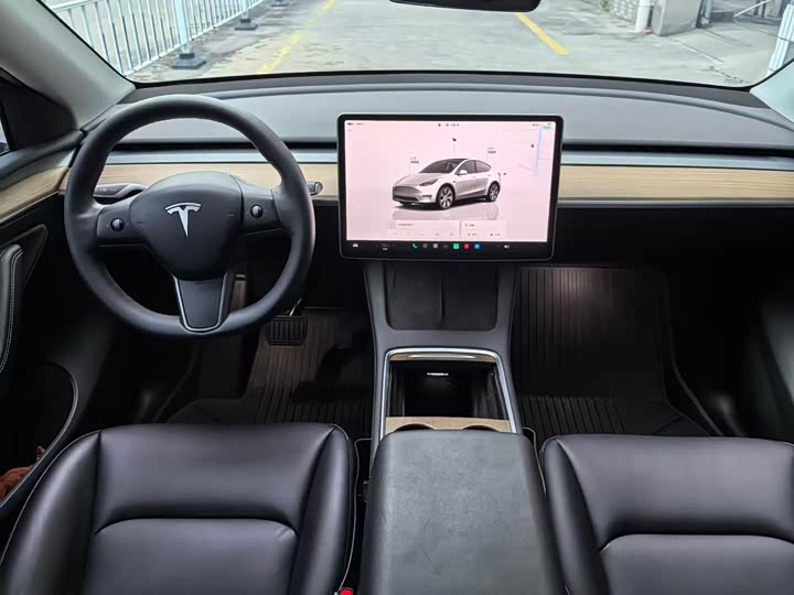 Фото 6 - Tesla Model Y