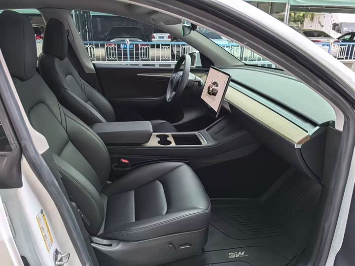 Фото 7 - Tesla Model Y