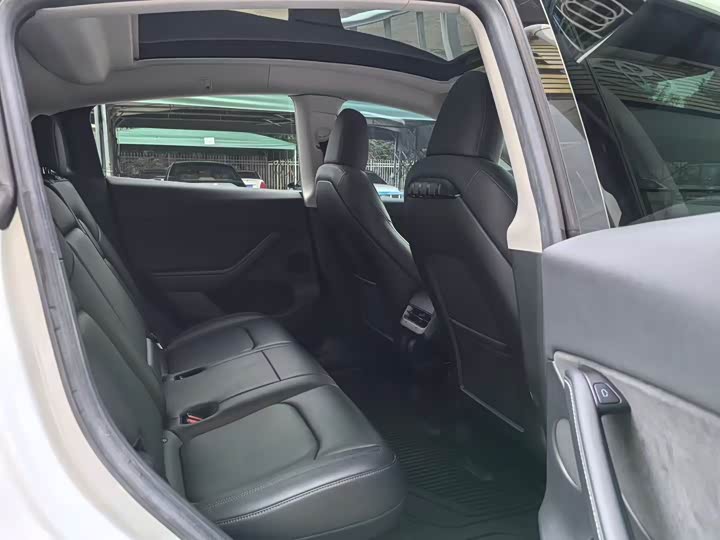 Фото 8 - Tesla Model Y