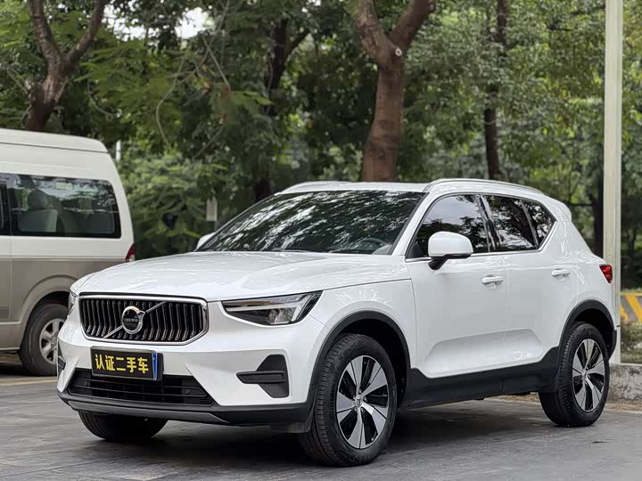Фото 1 - Volvo XC40