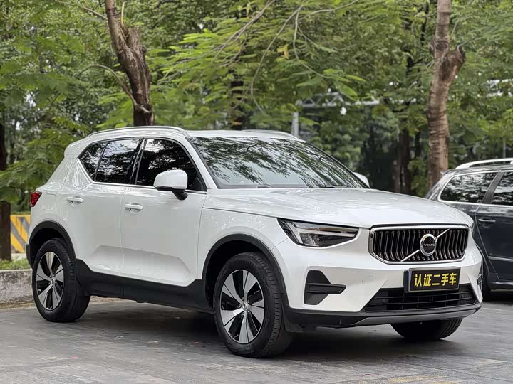 Фото 3 - Volvo XC40
