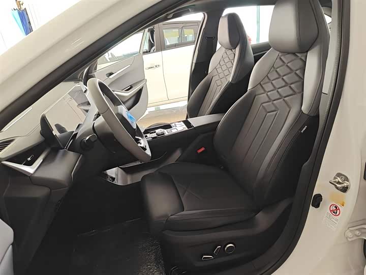 Фото 10 - Changan Raeton Plus