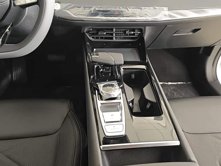 Фото 8 - Changan Raeton Plus