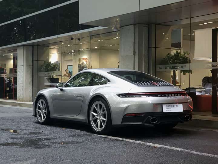 Фото 4 - Porsche 911