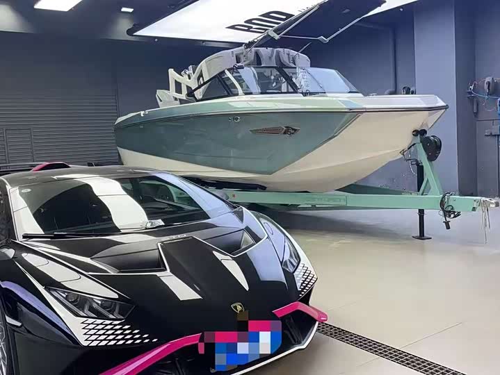 Фото 1 - Lamborghini Huracán