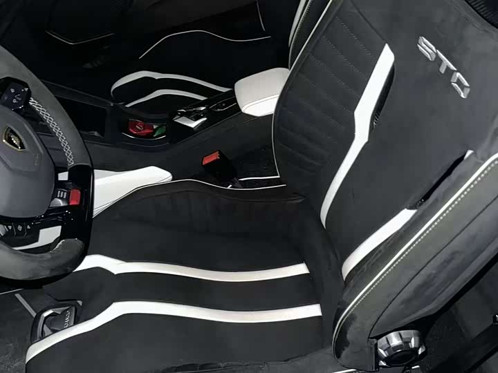 Фото 2 - Lamborghini Huracán