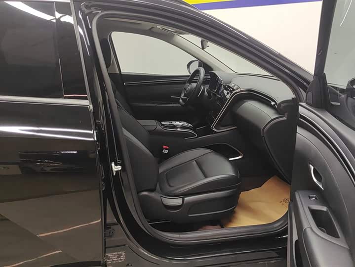 Фото 8 - Hyundai Tucson L