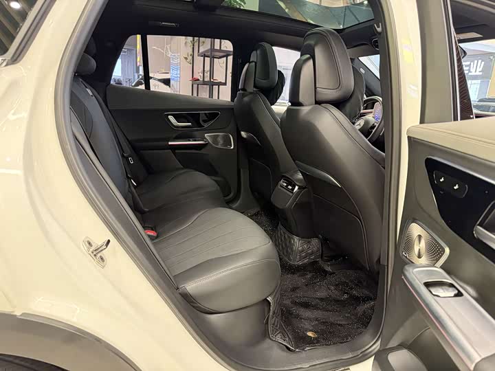 Фото 9 - Mercedes-Benz EQE SUV