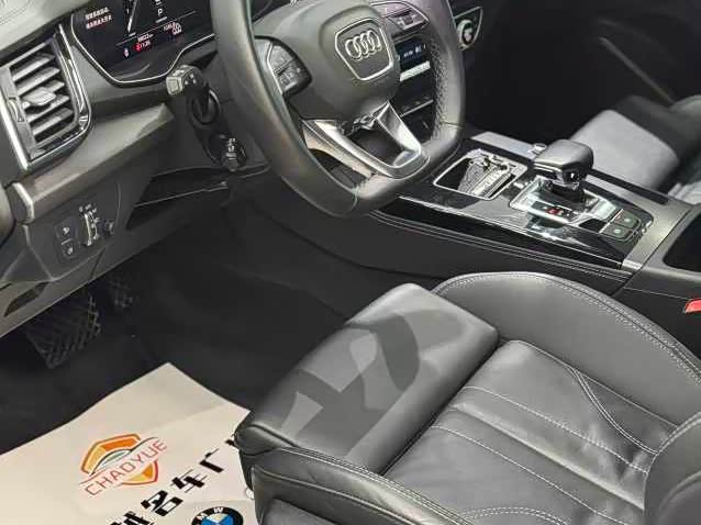 Фото 7 - Audi Q5L