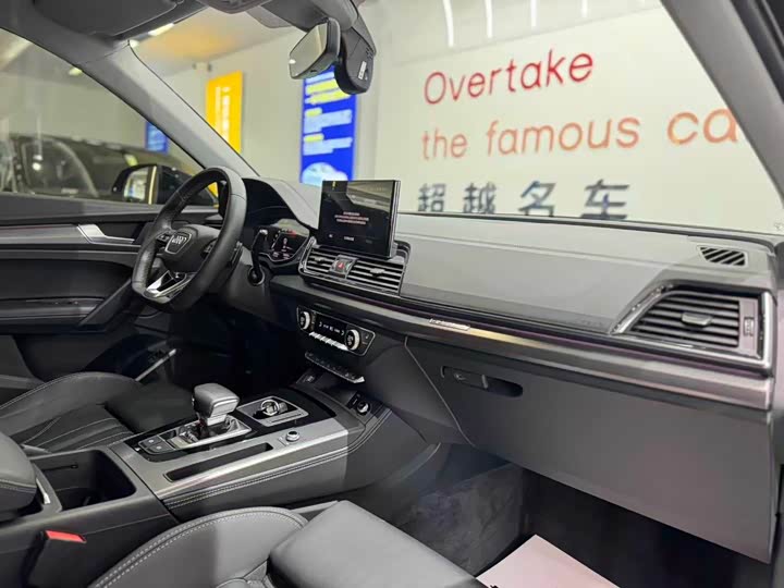 Фото 8 - Audi Q5L