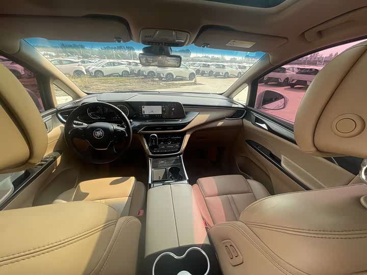 Фото 3 - Buick GL8 ES