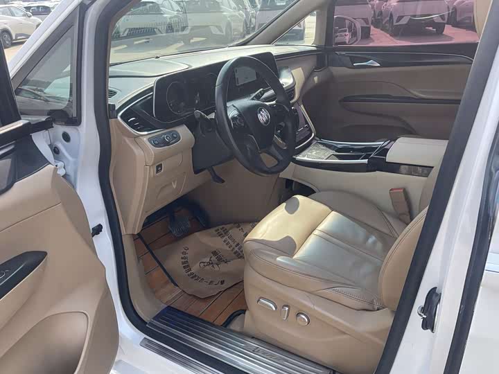 Фото 4 - Buick GL8 ES