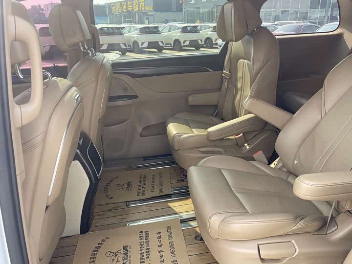 Фото 5 - Buick GL8 ES