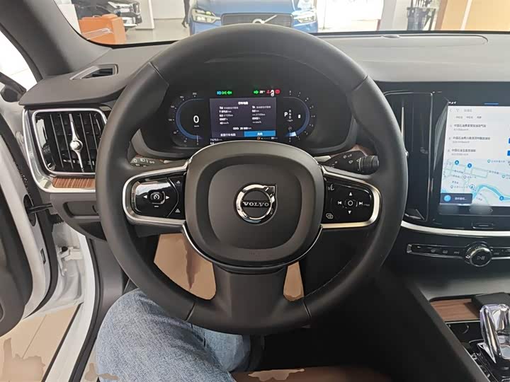 Фото 11 - Volvo S60