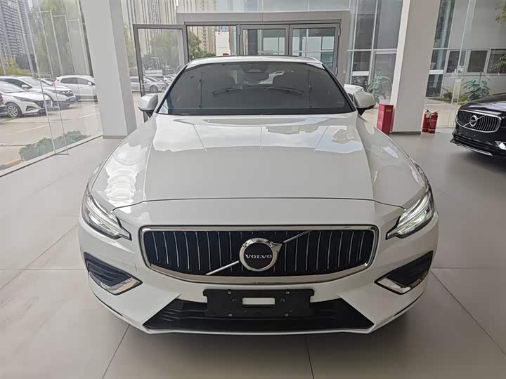 Фото 3 - Volvo S60