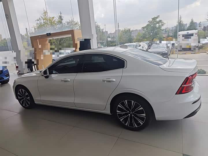 Фото 5 - Volvo S60