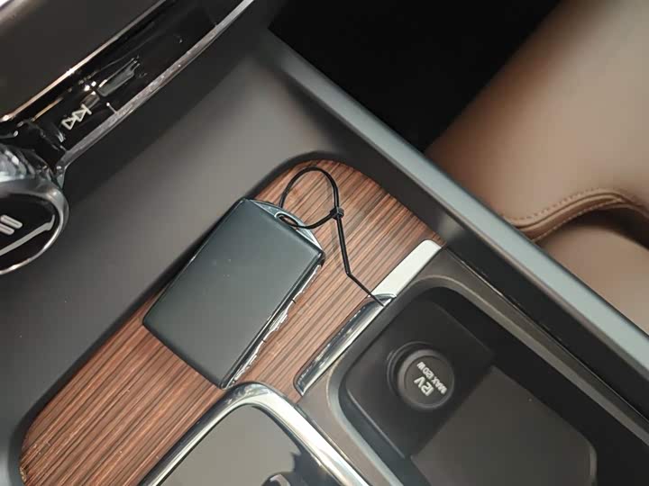 Фото 9 - Volvo S60