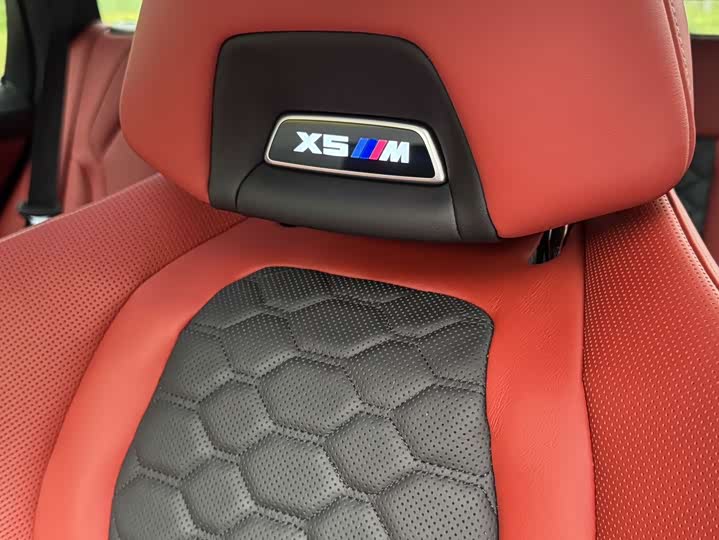 Фото 19 - BMW X5 M