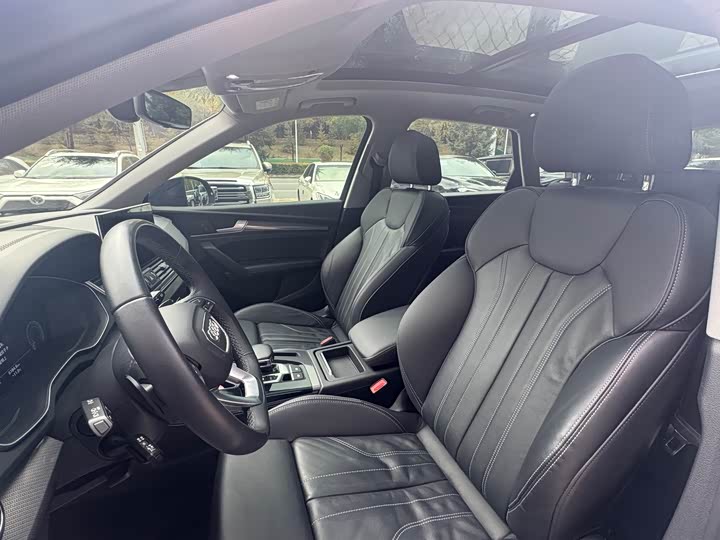 Фото 12 - Audi Q5L