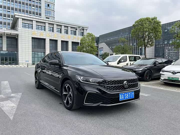 Фото 3 - Volkswagen Passat