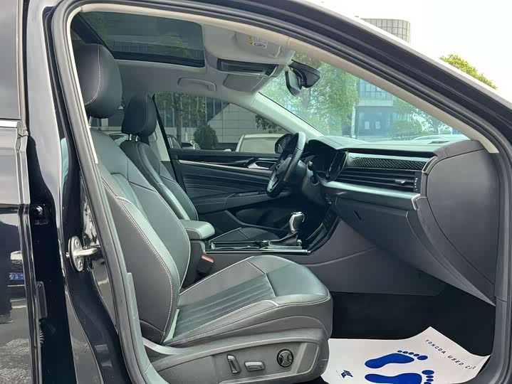 Фото 7 - Volkswagen Passat