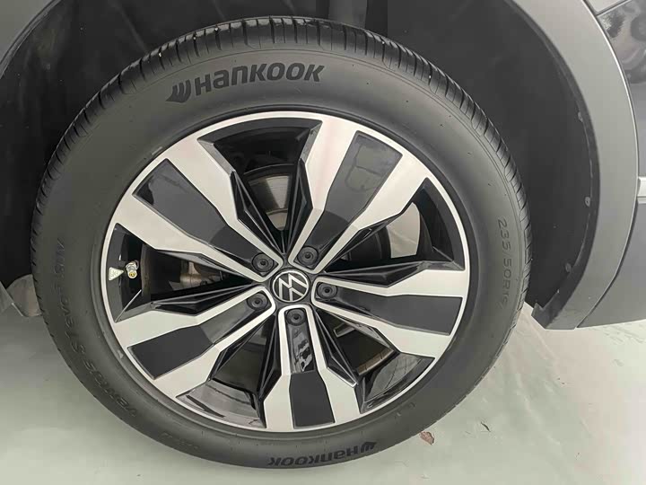 Фото 22 - Volkswagen Tiguan L Pro