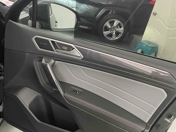 Фото 25 - Volkswagen Tiguan L Pro