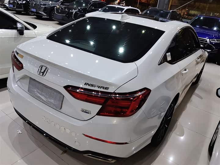 Фото 7 - Honda Inspire