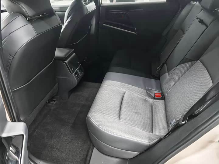 Фото 14 - Toyota bZ4X