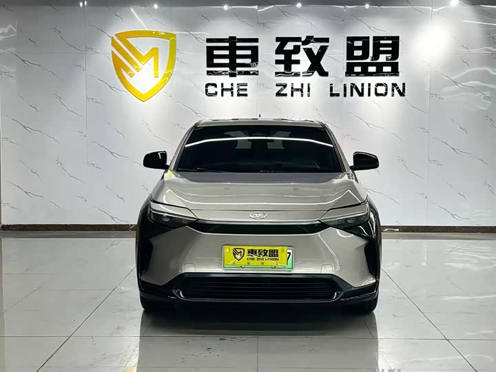 Фото 2 - Toyota bZ4X