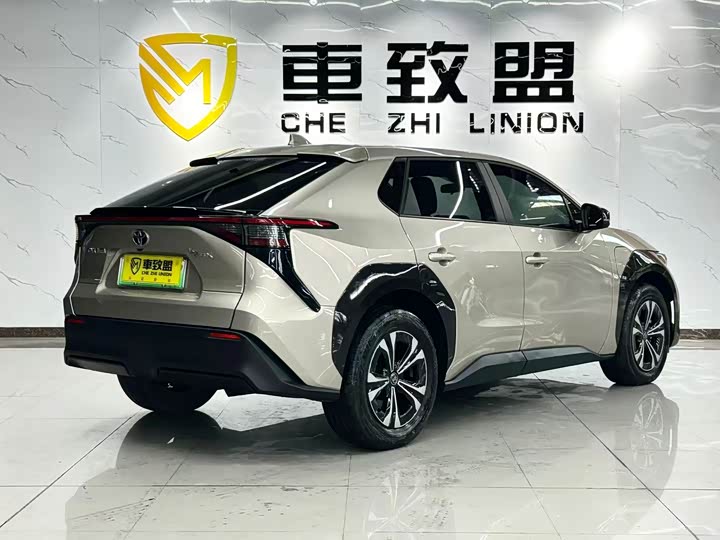 Фото 4 - Toyota bZ4X