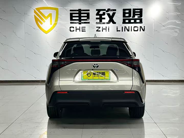 Фото 5 - Toyota bZ4X